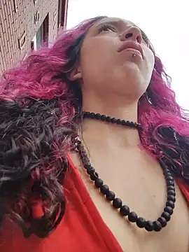 Snapshot of _Laary chatting on 11-05-25, 07:36 Laary online show from 11-05-25, 07:36