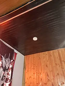 Snapshot of _Laary chatting on 11-24-25, 09:14 Laary online show from 11-24-25, 09:14