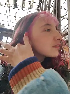 Snapshot of _Laary chatting on 12-16-25, 08:03 Laary online show from 12-16-25, 08:03