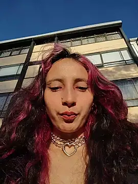 Snapshot of _Laary chatting on 03-20-26, 10:36 Laary online show from 03-20-26, 10:36