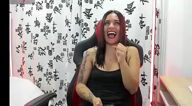 Snapshot of Dalia_D chatting on 02-20-25, 02:18 Dalia D online show from 02-20-25, 02:18