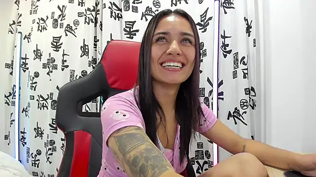 Snapshot of Dalia_D chatting on 03-06-25, 02:30 Dalia D online show from 03-06-25, 02:30