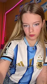 Snapshot of -veranito- chatting on 06-17-26, 12:46 -veranito- online show from 06-17-26, 12:46