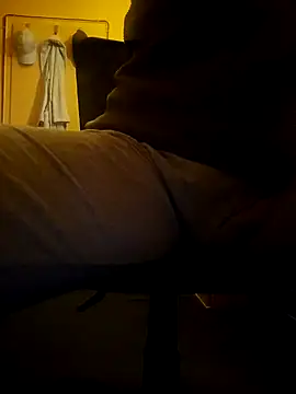 Snapshot of PassiveStute25 chatting on 12-12-24, 05:15 PassiveStute25 online show from 12-12-24, 05:15