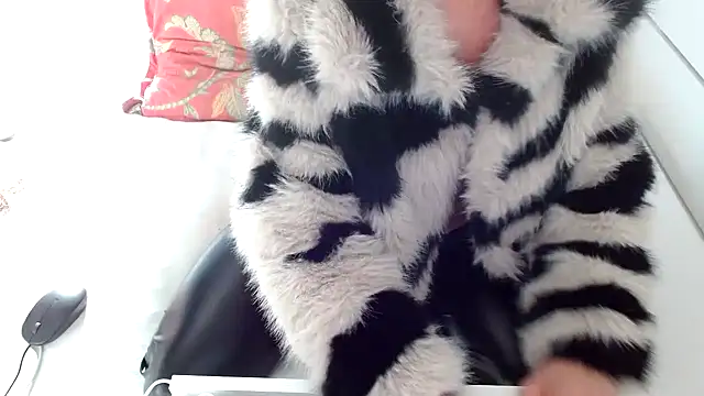 Snapshot of 34MANON chatting on 02-01-25, 09:32 34MANON online show from 02-01-25, 09:32