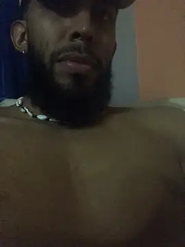 Snapshot of Alessandro__Rossi chatting on 03-18-25, 10:57 Alessandro Rossi online show from 03-18-25, 10:57