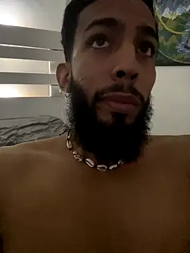 Snapshot of Alessandro__Rossi chatting on 11-26-25, 04:30 Alessandro Rossi online show from 11-26-25, 04:30