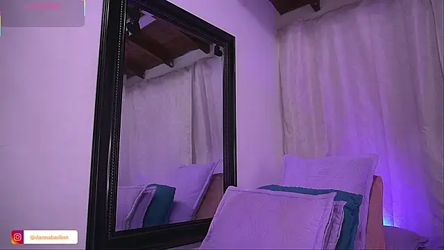 danna berlin  online show from 10-02-25, 07:21