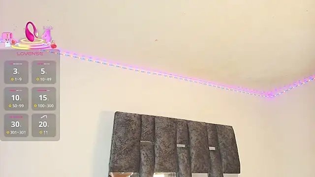 Snapshot of Natasharuso chatting on 09-25-25, 10:30 Natasharuso online show from 09-25-25, 10:30