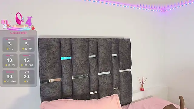 Snapshot of Natasharuso chatting on 09-26-25, 12:09 Natasharuso online show from 09-26-25, 12:09