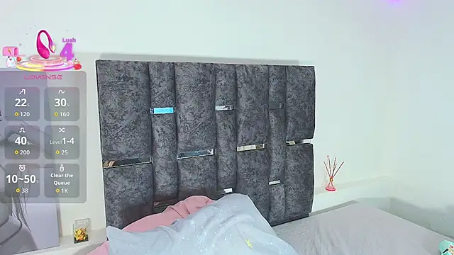 Snapshot of Natasharuso chatting on 10-10-25, 12:04 Natasharuso online show from 10-10-25, 12:04