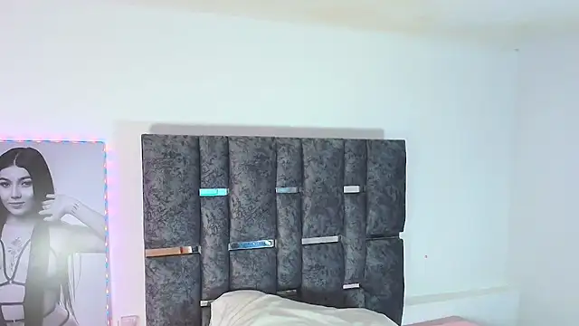 Snapshot of Natasharuso chatting on 10-21-25, 11:00 Natasharuso online show from 10-21-25, 11:00