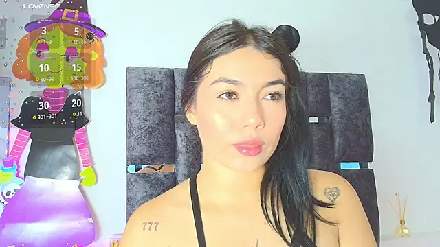 Snapshot of Natasharuso chatting on 10-27-25, 12:42 Natasharuso online show from 10-27-25, 12:42