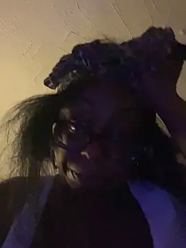 Snapshot of Goddesskarisma chatting on 10-08-25, 02:42 Goddesskarisma online show from 10-08-25, 02:42