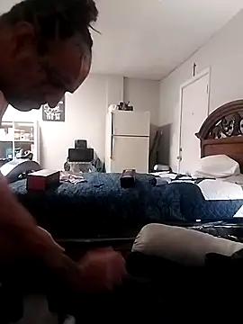 Snapshot of NOLA-504 chatting on 11-18-25, 12:20 NOLA-504 online show from 11-18-25, 12:20