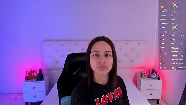 Snapshot of Aron_cruz chatting on 10-25-25, 01:40 Aron cruz online show from 10-25-25, 01:40