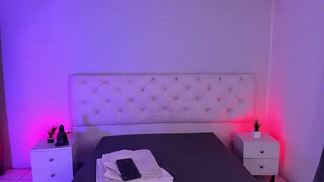 Snapshot of Aron_cruz chatting on 11-27-25, 01:35 Aron cruz online show from 11-27-25, 01:35