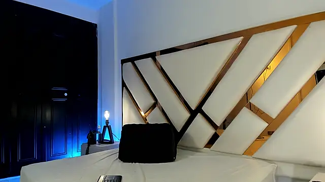 Aron cruz online show from 03-30-26, 01:01