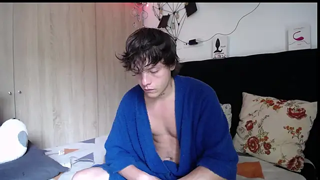 Santiago kiler online show from 02-24-26, 06:17