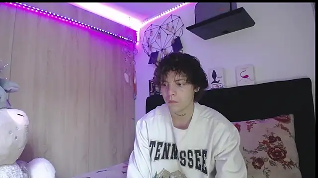 Santiago kiler online show from 03-30-26, 01:23