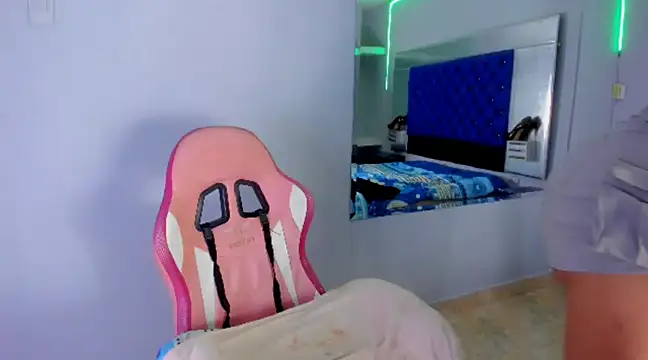 Snapshot of Dollperverthot chatting on 02-23-25, 01:42 Dollperverthot online show from 02-23-25, 01:42