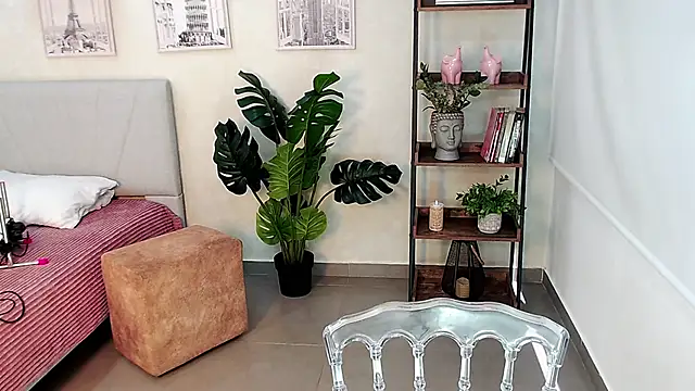 Sassy--Girl online show from 02-19-25, 06:10