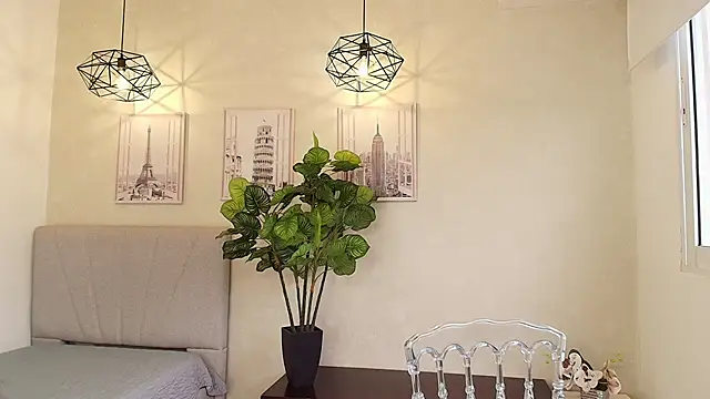 Sassy--Girl online show from 10-04-25, 06:28