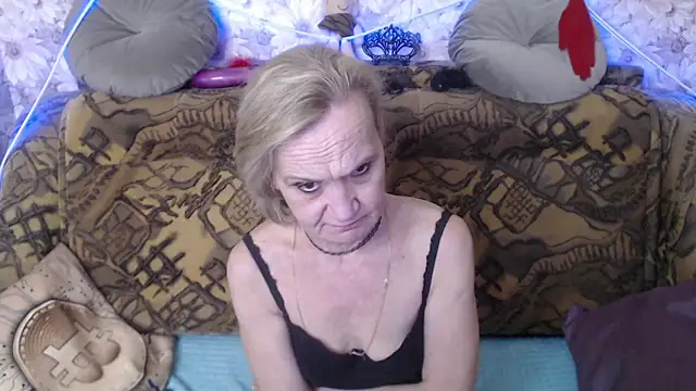 MissBekker online show from 12-20-24, 03:58