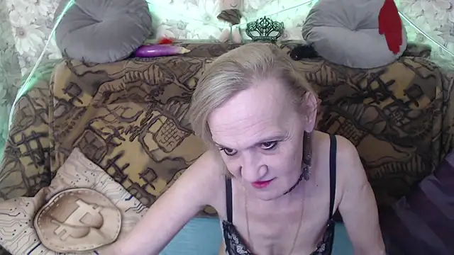 MissBekker online show from 12-21-24, 09:36