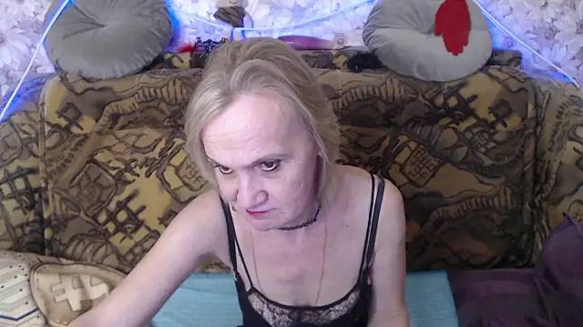 MissBekker online show from 01-08-25, 02:25