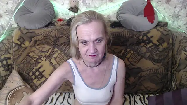 MissBekker online show from 01-20-25, 04:10