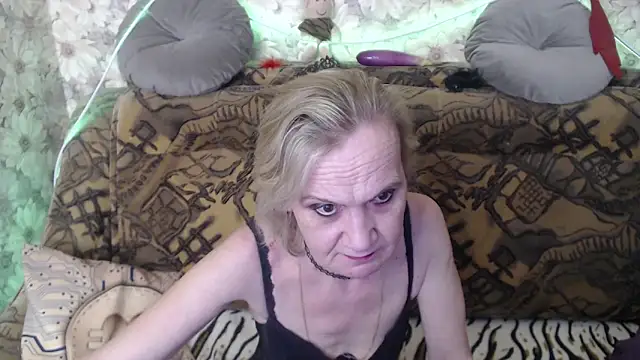 MissBekker online show from 01-31-25, 12:39