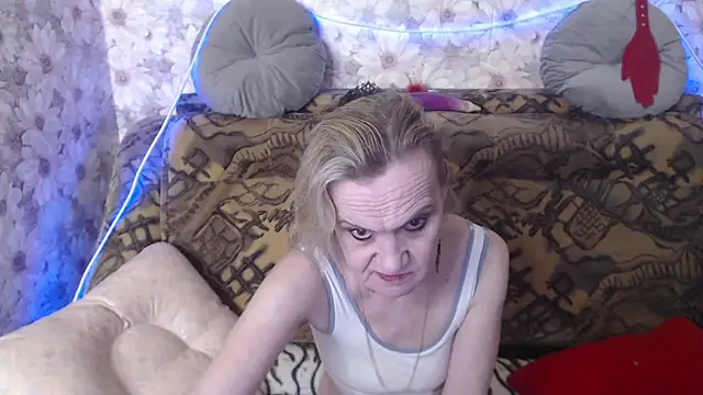 MissBekker online show from 03-18-25, 11:20