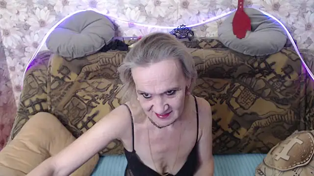 MissBekker online show from 11-19-25, 09:15