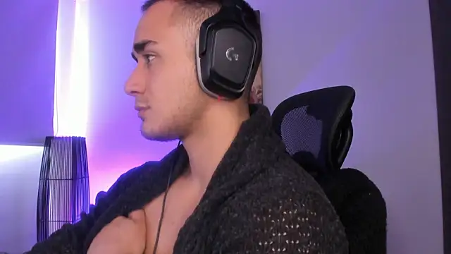 Snapshot of AlexRivera6 chatting on 12-24-24, 06:28 AlexRivera6 online show from 12-24-24, 06:28