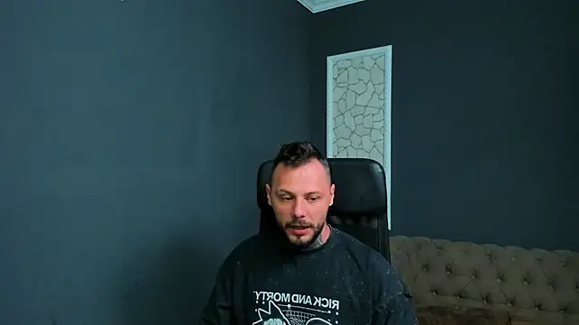 Snapshot of BrianHunts chatting on 05-17-26, 04:32 BrianHunts online show from 05-17-26, 04:32