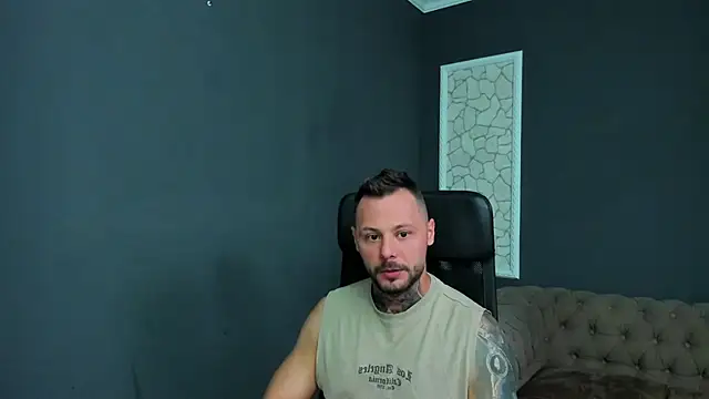 Snapshot of BrianHunts chatting on 06-09-26, 04:13 BrianHunts online show from 06-09-26, 04:13