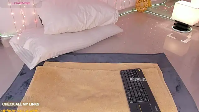 ohyesly  online show from 01-06-26, 10:08