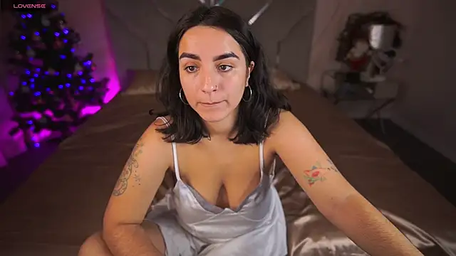 Daphne Moss online show from 01-18-25, 02:02