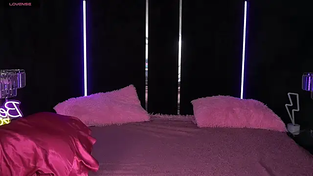 Daphne Moss online show from 02-10-25, 01:55