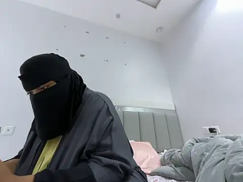 Snapshot of Submissive_Arab chatting on 01-02-25, 04:46 Submissive Arab online show from 01-02-25, 04:46