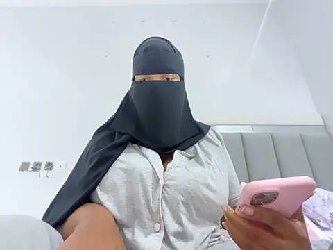Snapshot of Submissive_Arab chatting on 02-07-25, 11:13 Submissive Arab online show from 02-07-25, 11:13