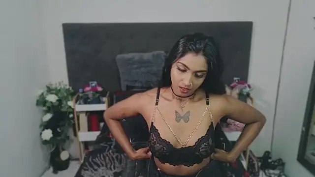 Delilah Blazee online show from 06-18-26, 07:40