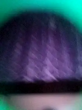 Snapshot of LeilaSaint chatting on 09-24-25, 04:43 LeilaSaint online show from 09-24-25, 04:43