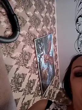 Snapshot of LeilaSaint chatting on 12-02-25, 07:57 LeilaSaint online show from 12-02-25, 07:57