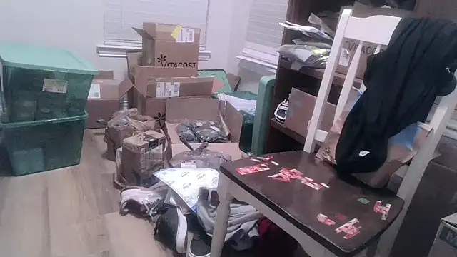 Snapshot of texansn chatting on 02-18-26, 02:40 texansn online show from 02-18-26, 02:40