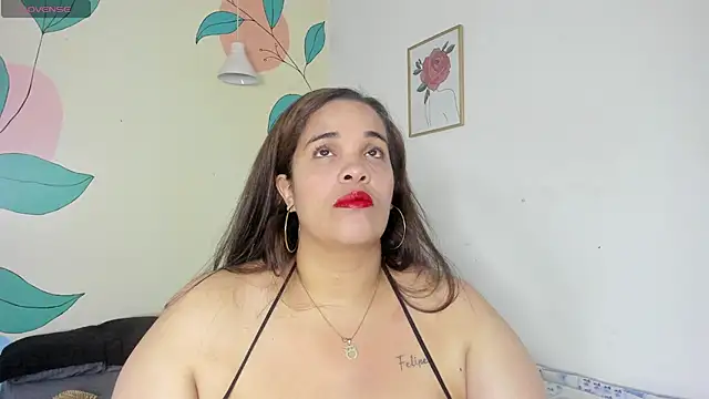 Snapshot of Alondra_zaaens chatting on 10-16-25, 01:01 Alondra zaaens online show from 10-16-25, 01:01