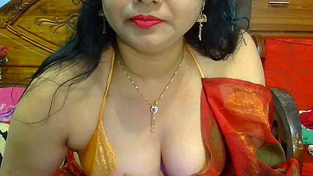 Snapshot of Daneldayna chatting on 03-21-25, 11:34 Daneldayna online show from 03-21-25, 11:34