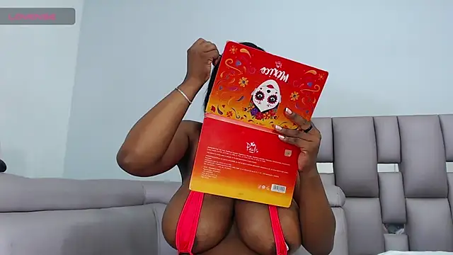 Snapshot of malorybrown chatting on 02-05-26, 01:16 malorybrown online show from 02-05-26, 01:16