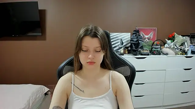 SoniNesti online show from 04-30-26, 02:34
